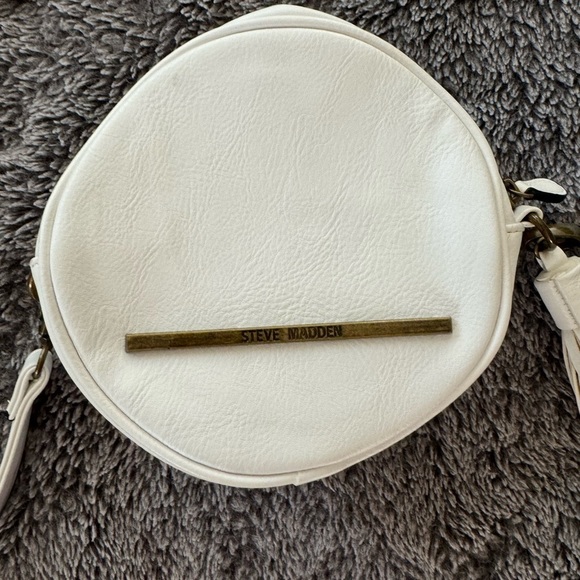 STEVE MADDEN Round Crossbody with Tassel - Picture 4 of 9